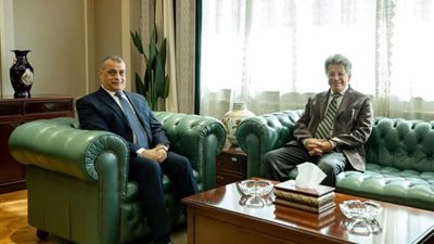 طارق نور: 