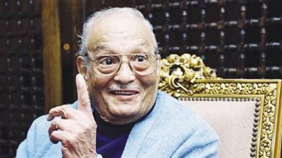 لماذا كان عبد المنعم مدبولي يرتدي «الطاقية والكوفية» دائمًا؟ ابنتة توضح