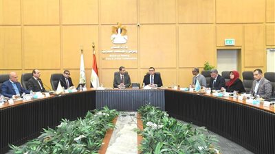  وزير الإسكان يستقبل محافظ دمياط لبحث ملفات العمل المشترك وتعزيز أوجه التعاون