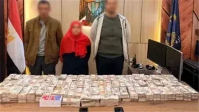 «خيانة الأمانة بـ 8 ملايين جنيه».. ضبط سائق شركة نقل وزوجته سرقوا حقيبة عامل 