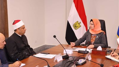 نائب محافظ دمياط تدرس خطة عمل تنفيذية شاملة لتطوير المجتمع