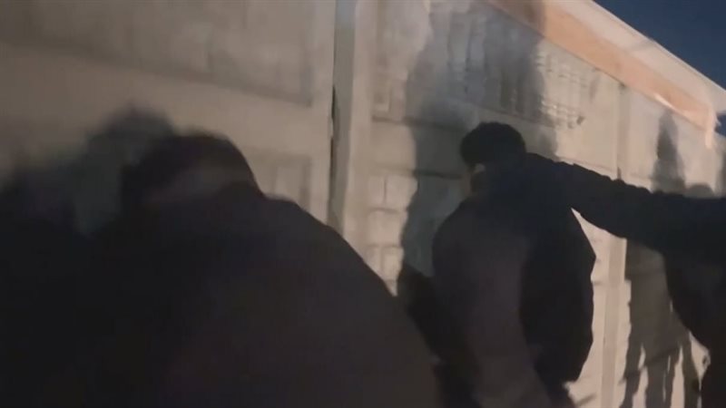 القبض على طلاب مصريين