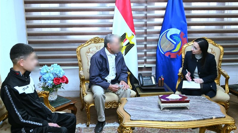 محافظ البحيرة تعقد