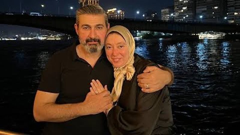 ياسر جلال وزوجته