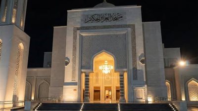 يسع 8600 مصلٍ ويضم حضانات.. مسجد العزيز الحكيم في سطور بعد افتتاحه رسميًا  