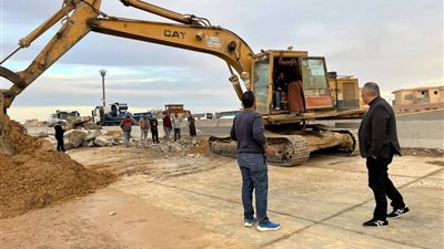 رئيس مياه القناة يتابع أعمال صيانة خط طرد رافع مياه السماد 500 مم بالسويس