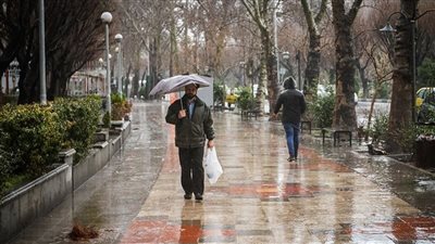 الأرصاد تكشف تفاصيل طقس الجمعة.. أمطار متفاوتة الشدة وتحذيرات مهمة