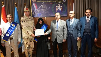 محافظ أسيوط وقائد قوات الدفاع الشعبي والعسكري يشهدان فعاليات مشروع «صقر 161» 