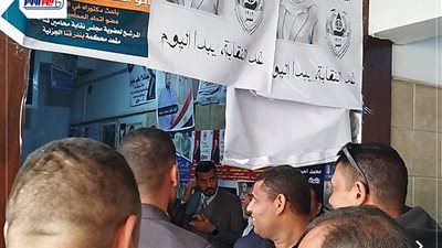  الساعات الأولى للانتخابات تشهد إقبالا كبيرا من المحامين على اللجان بقنا