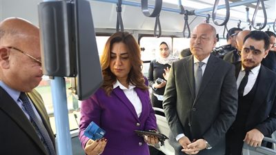 بدء تطبيق منظومة الدفع الإلكتروني للتذكرة في 300 أتوبيس.. وكروت للدفع المسبق 