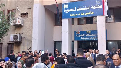 محامو دمياط يتوافدون للإدلاء بأصواتهم في المرحلة الأولى من الانتخابات النقابية