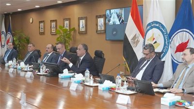 مناقشة خطط موازنات بتروسيلة والواحة للعام المالى الحالى والقادم وخطة 5 سنوات