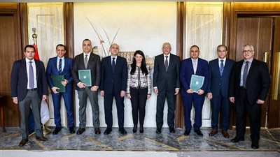 بروتوكول تعاون بين التخطيط والداخلية لتسلم 10مراكز تكنولوجية متنقلة 