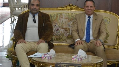 رئيس جامعة دمياط يشهد تسليم موقع مشروع إنشاء وتجهيز مبنى المعامل المركزية