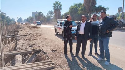 محافظ أسيوط يتابع أعمال تطوير ورفع كفاءة مداخل المراكز والقرى