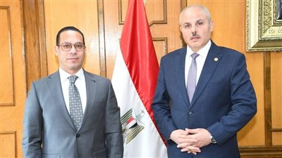 سيد عبد الجليل ورئيس الجامعة يناقشان خطط النهوض بالتعليم الجامعي بالإسماعيلية