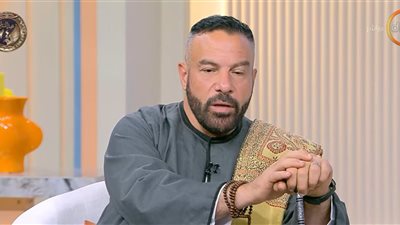 محمد خميس: اخترت الجلباب في فرحي عشان يعكس هويتنا المصرية|فيديو  