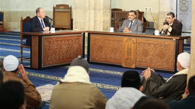 شبهات التنويريين حول الإمام الشافعي.. كيف دافع الأزهر عن اجتهاد محمد بن إدريس؟