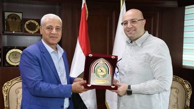 حسم شكوى خاصة بتطهير مسقى بقرية دموشيا ببني سويف وإصدار تراخيص لمحال أعلاف
