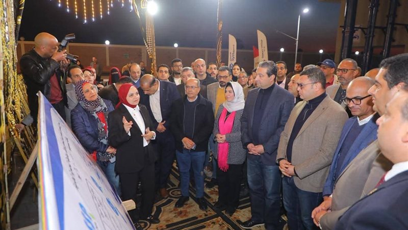 محافظ دمياط ووزير