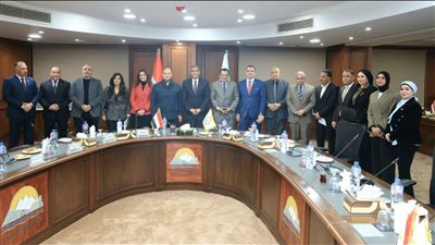 محافظ الجيزة يلتقي نواب وشيوخ 
