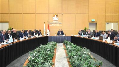 وزير الإسكان يتفقد مشروعات «حياة كريمة» ويؤكد سرعة الإنجاز