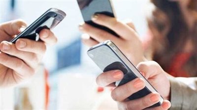 جدل بشأن إعفاء الهواتف من الجمارك.. تحركات عاجلة للنواب لمراجعة القرار