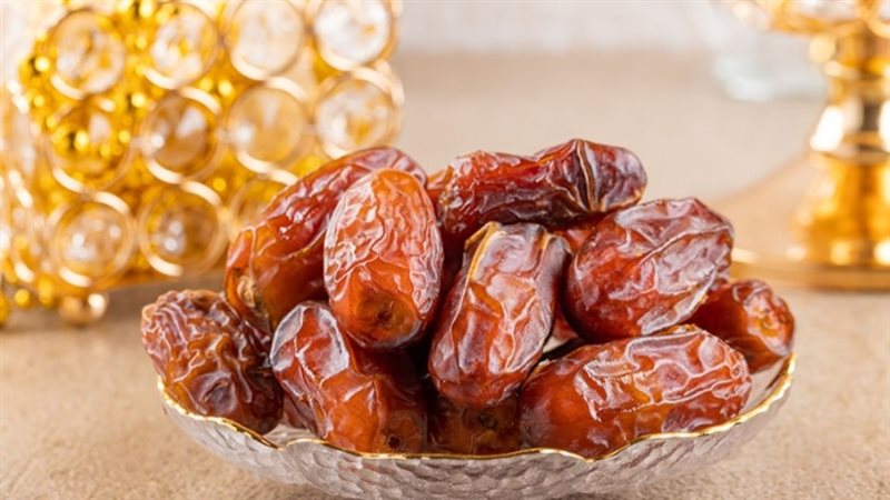 متى ينصح بتناول التمر