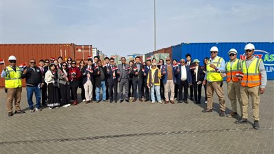 جمارك السويس تستقبل وفدا طلابيا من جامعة بكين الصينية