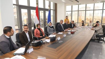 محافظ دمياط يناقش الاستعداد لتطبيق منظومة التأمين الصحي الشامل بالمحافظة