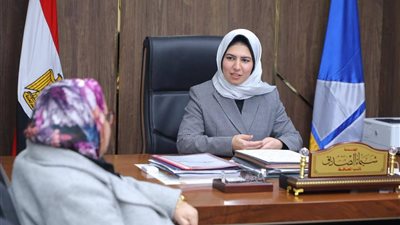 نائب محافظ دمياط تبحث تطوير الحدائق وإنشاء مصنع ورق بمنطقة أبو جريدة