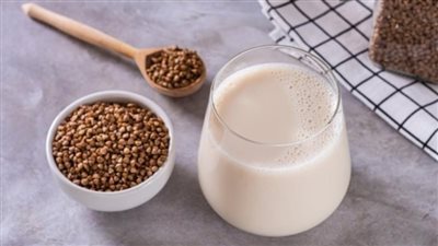 طريقة عمل مشروب الحلبة بالحليب الساخن الصحي لفوائد صحية وطعم رائع دائماً