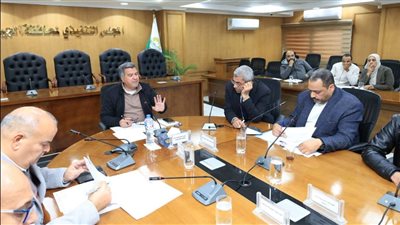 السكرتير المساعد بالجيزة يتابع تحصيل مديونيات الدولة وتعظيم موارد المحافظة 
