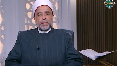 الإفتاء: زيارة المرأة الحائض للمقابر ووقوفها على الغسل جائزة شرعا