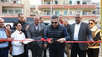 لتعزيز الدمج الاجتماعي والرياضي.. محافظ البحر الأحمر يفتتح أول شاطئ لذوي الهمم