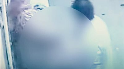 طمعًا في الميراث.. ابن يعتدي على والدته المسنة بطنطا