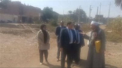 حماية أراضي التعليم أولا.. إزالة تعديات على مواقع مدارس جديدة بإسنا