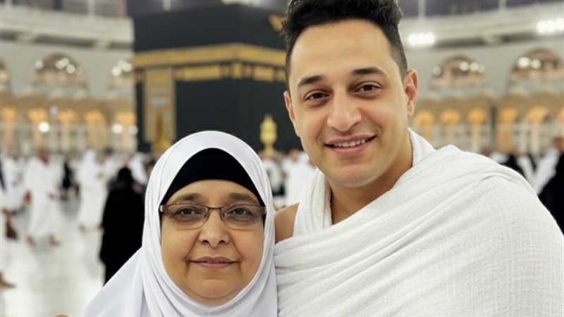 رضا البحراوي ووالدته