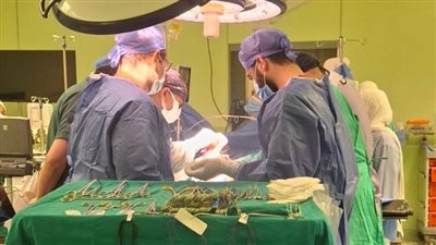 مفيش أغلى من الضنا.. أم تتبرع بجزء من كبدها لإنقاذ حياة ابنتها بالمنوفية