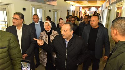 محافظ أسيوط يتابع أنشطة معرض كيان لدعم منتجات الجمعيات الأهلية والأسر المنتجة