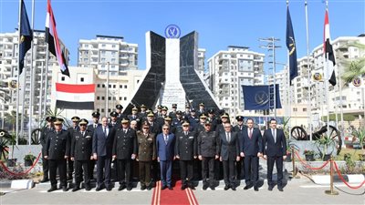 محافظ الدقهلية يشارك الاحتفال بعيد الشرطة ووضع إكليل الزهور لشهداء الواجب