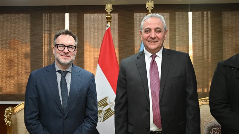محافظ الغربية والسفير