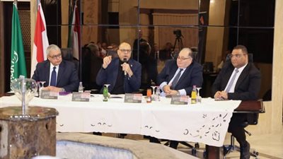 وزير العمل يعقد لقاءً موسعًا مع ممثلي الموارد البشرية بالشركات السعودية