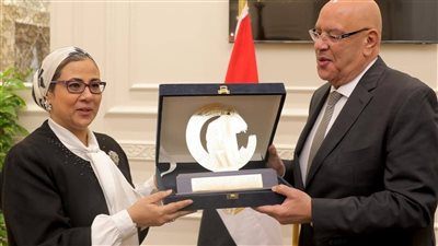  أمل عمار تهنئ هشام بدوي بمناسبة تولي سيادته رئاسة مجلس النواب