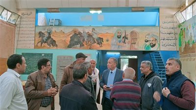 وكيل تعليم أسيوط يتابع ميدانيًا مبادرة تدوير الرواكد بمدرسة الغنايم الصناعية