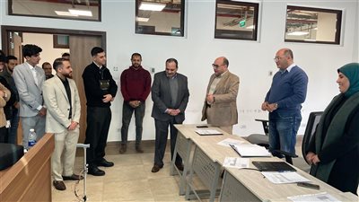 رئيس جامعة بنها الأهلية يتفقد مناقشات مشاريع تخرج أول دفعة بكلية الهندسة