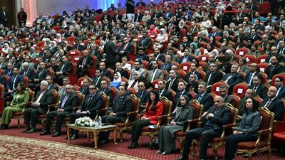 رئيس الوزراء يشهد احتفالية 