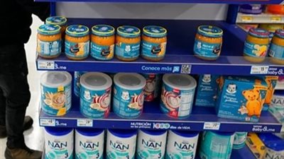 سموم في حليب الأطفال.. تحذير صحي وسحب منتجات من الأسواق