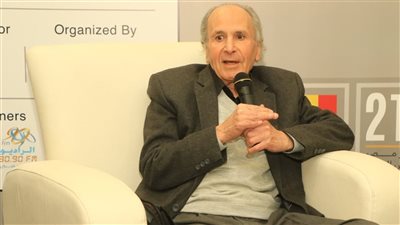 «كلام فارغ».. الشاعر الكبير جمال القصاص ينفي شائعات حول ندوته بمعرض الكتاب