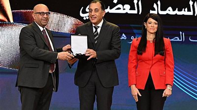 فريق شركة مياه سوهاج يحصد التميز الحكومي 2026 عن أفضل فريق عمل